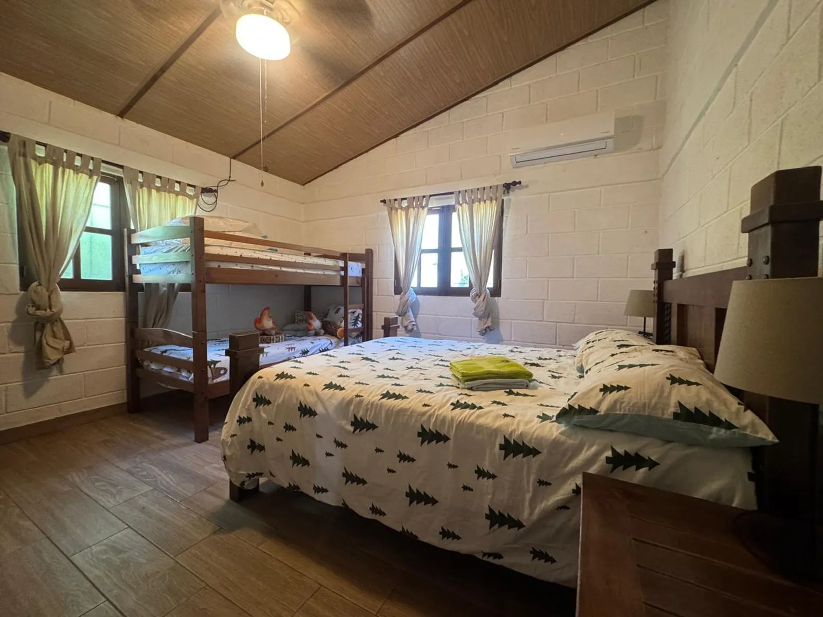Villa with 2,000 m2 lot for sale, photo 15