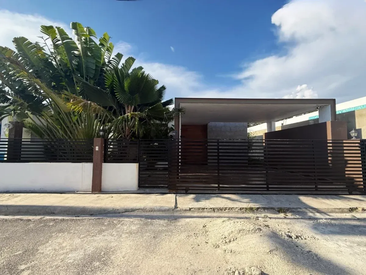 Casa en Caleta, La Romana 3 hab, piscina, foto principal