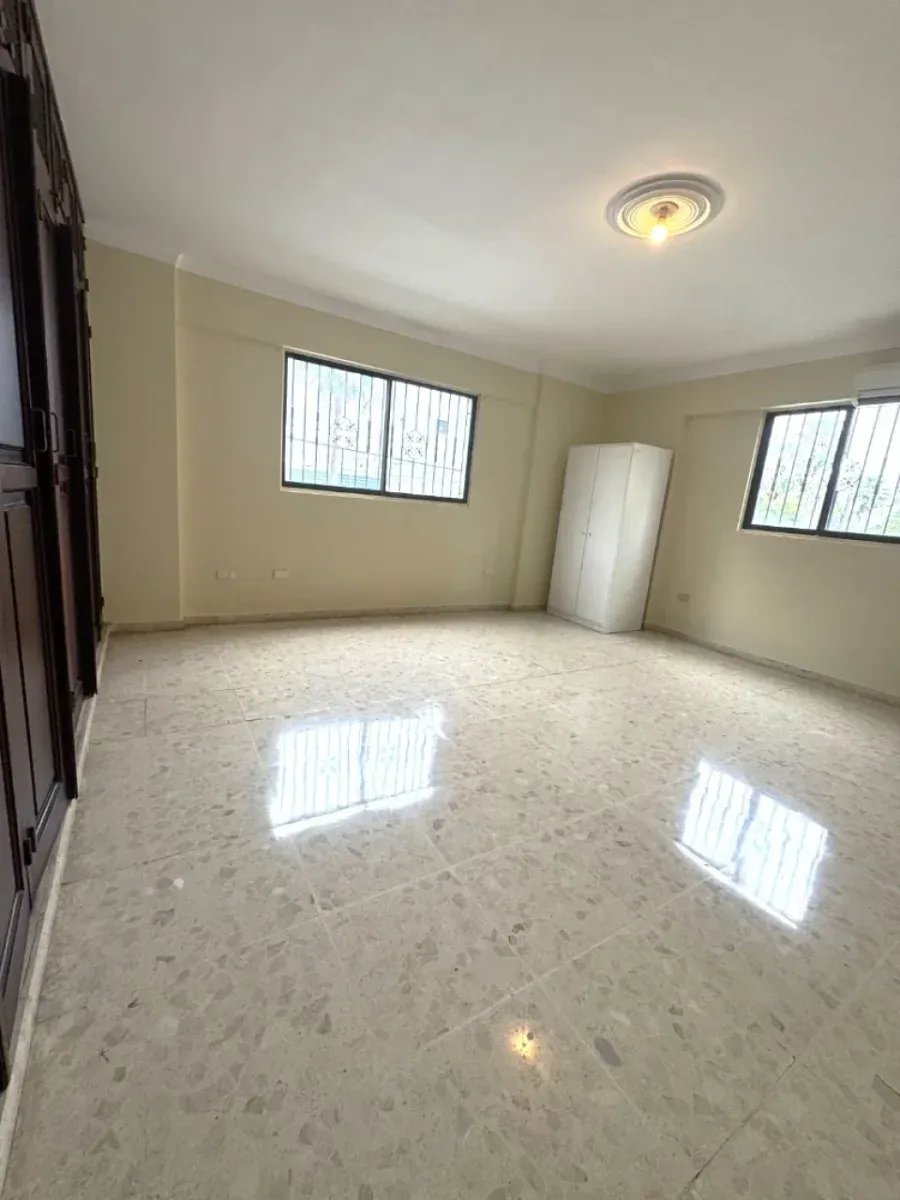In vendita appartamento classico di 240 m² nel settore Enriquillo, foto 5