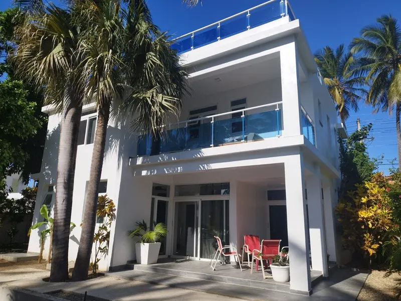 Belle villa en deuxième ligne de plage, USD$ 430,000