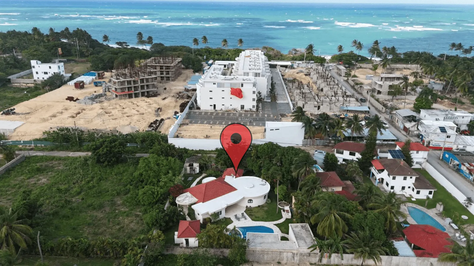 Exclusiva Villa con Amplio Terreno a 3 Minutos de la Playa en Cabarete, foto principal