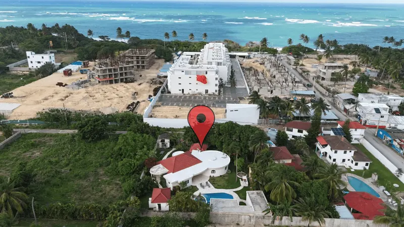Exclusiva Villa con Amplio Terreno a 3 Minutos de la Playa en Cabarete, USD$ 449,000