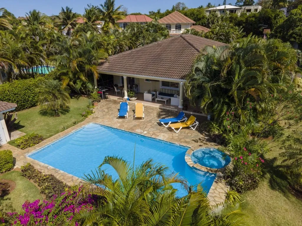 Villa on corner lot with pool & Jacuzzi, foto 6