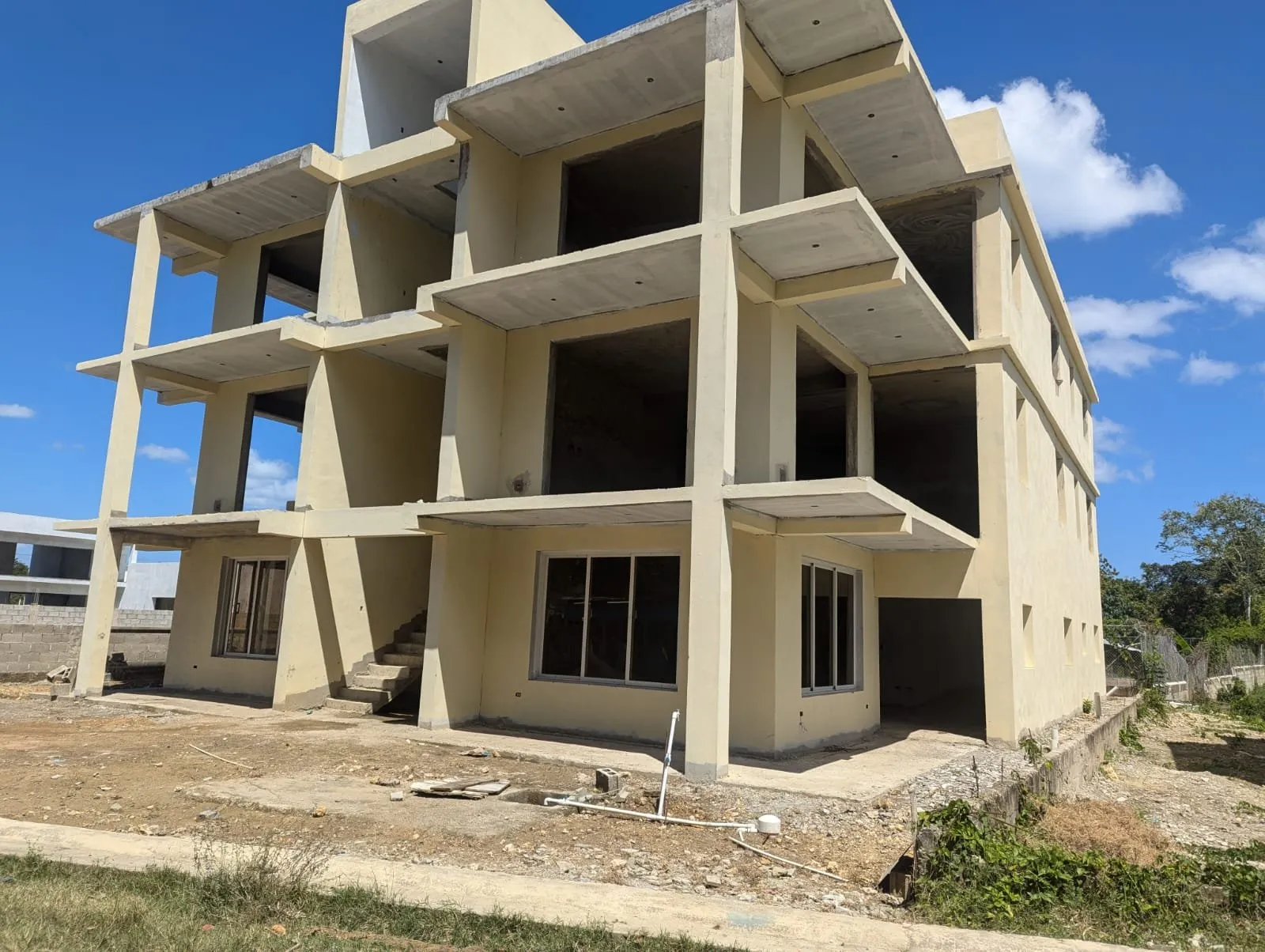 Green Garden – Elegance on Every Level (Residencial María O), main photo