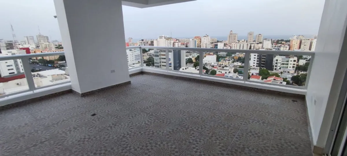 Luxury Apartment in Evaristo Morales, photo 4