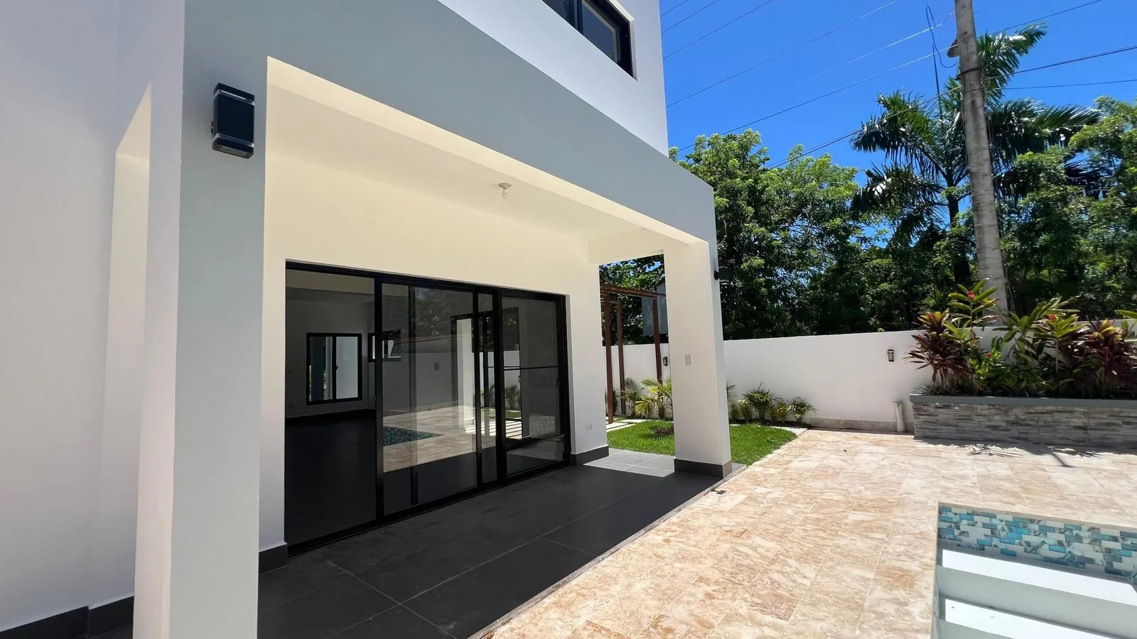 Modern 2-Level House with Pool, Garden and Open Spaces to Enjoy., photo 9