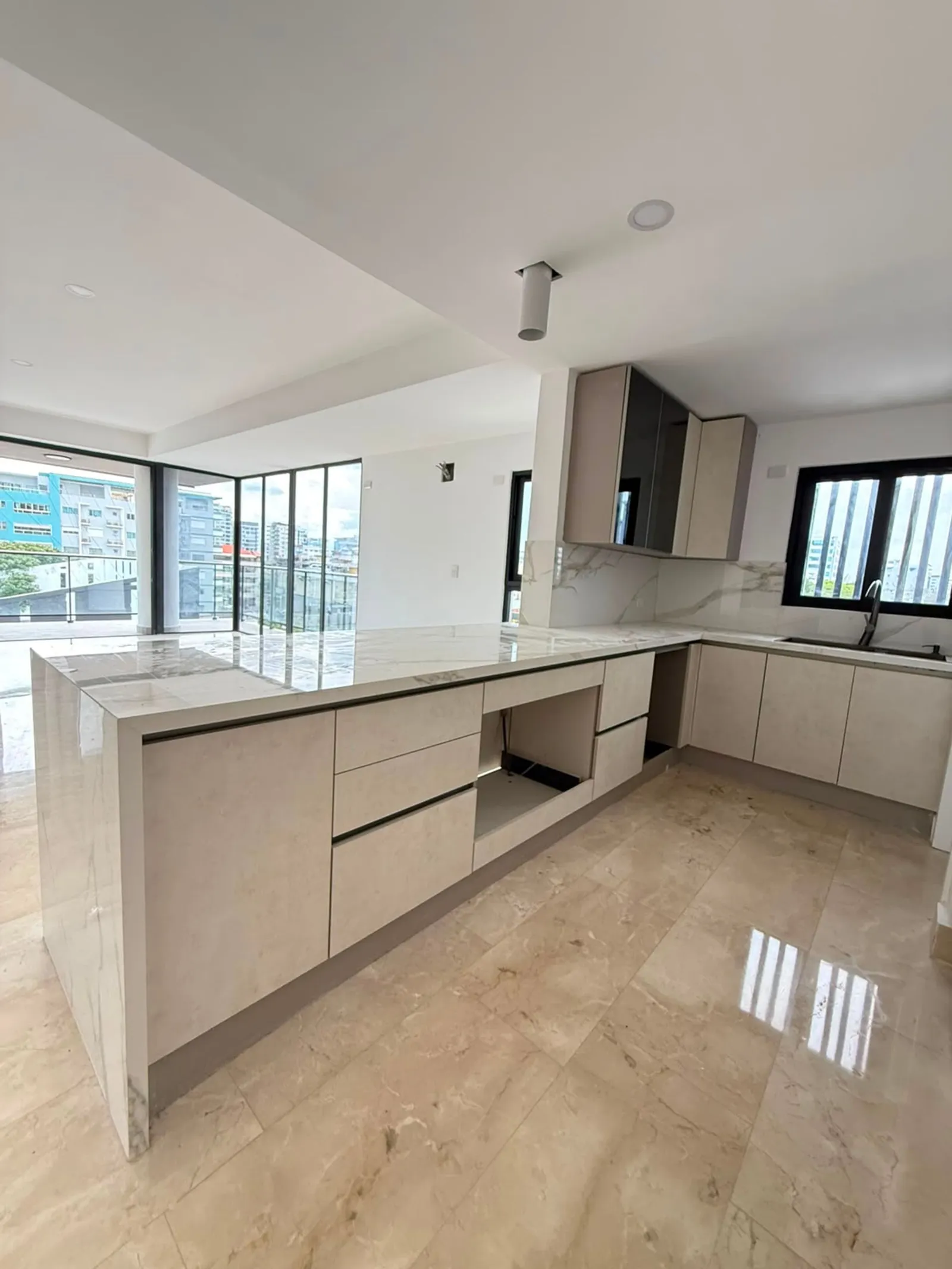 Vendesi appartamento con 3 camere a Mirador Sur, foto 5