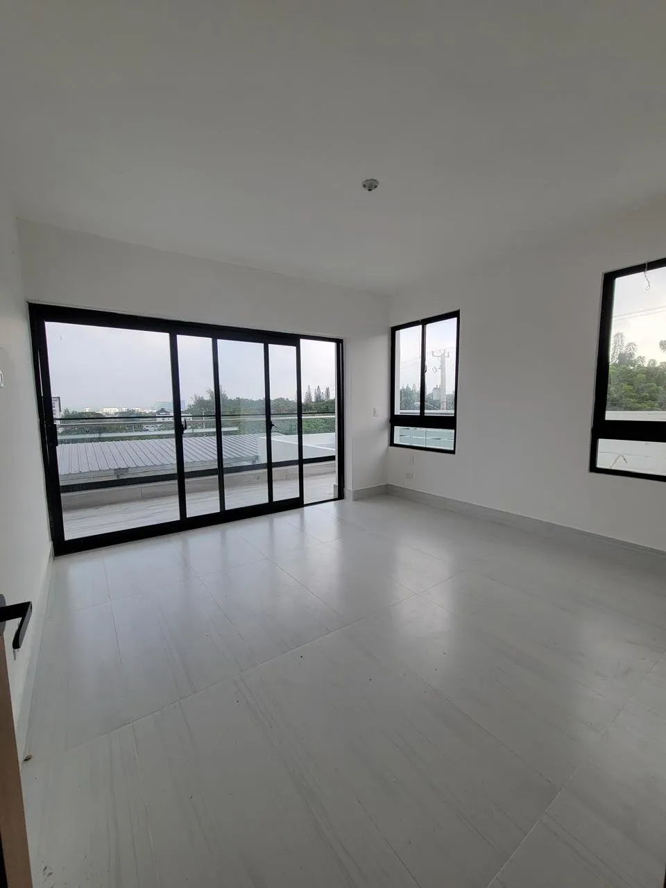 Moderno Apartamento de 3 Habitaciones con Amenidades Exclusivas en Torre Residencial, foto 11