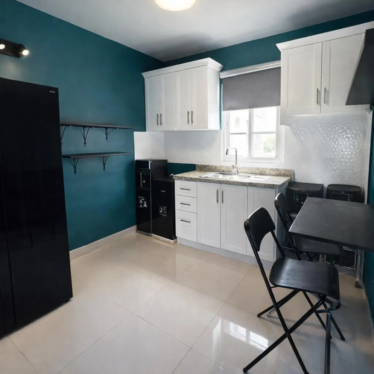 Modern apartment with private rooftop, photo 8