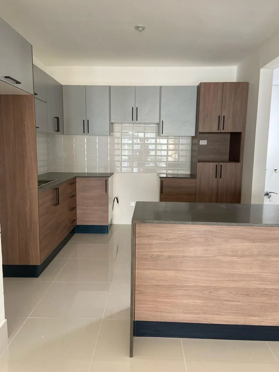 Bellissimo appartamento in complesso residenziale chiuso – Primo piano a Los Alamos, foto principale