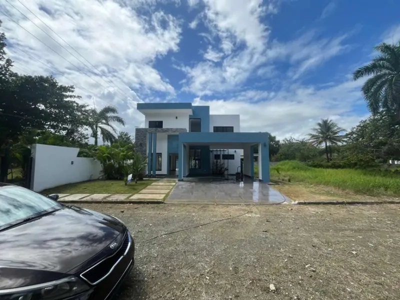 Impressive Modern Villa 3 Minutes From the Beach, USD$ 275,000
