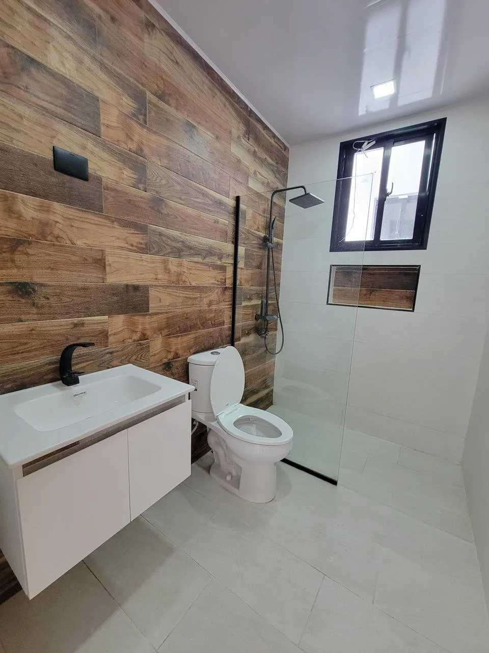 Moderno Apartamento de 3 Habitaciones con Amenidades Exclusivas en Torre Residencial, foto 12