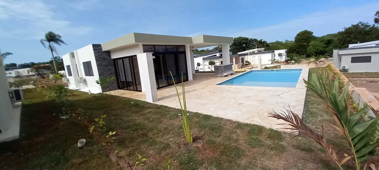 VILLA EN RESIDENCIAL – SOSUA, foto principal