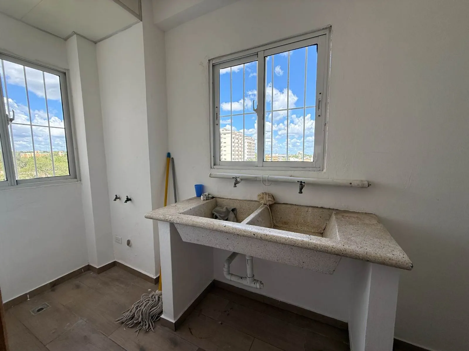 Appartement en Tour, Romana del Oeste, photo 14