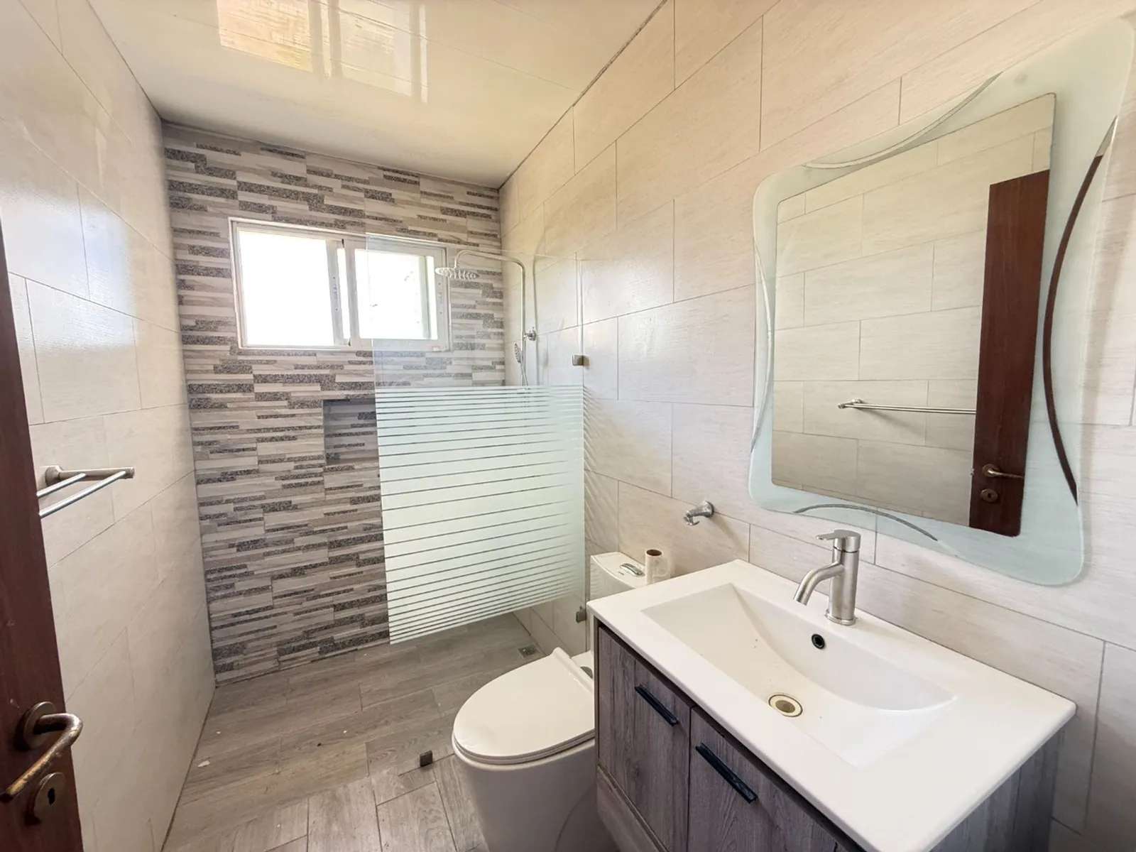 Appartement en Tour, Romana del Oeste, photo 8