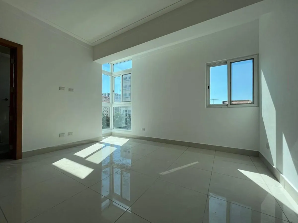 Apartment for Sale in Evaristo Morales, photo 2