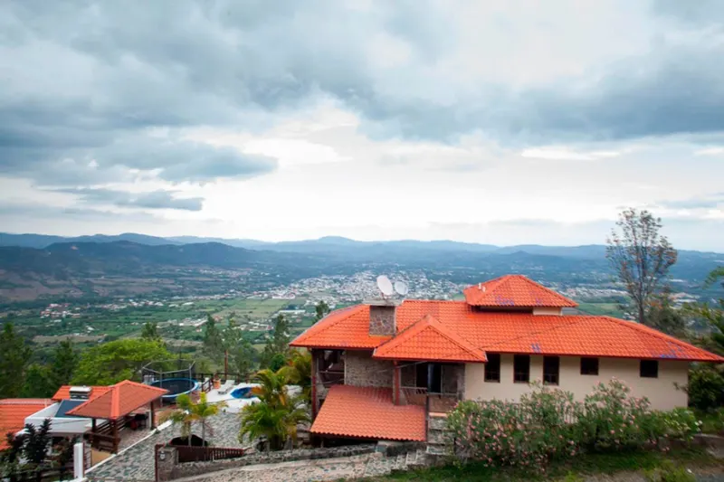 Casa Vacanze a La Jamaca de Dios, USD$ 400,000