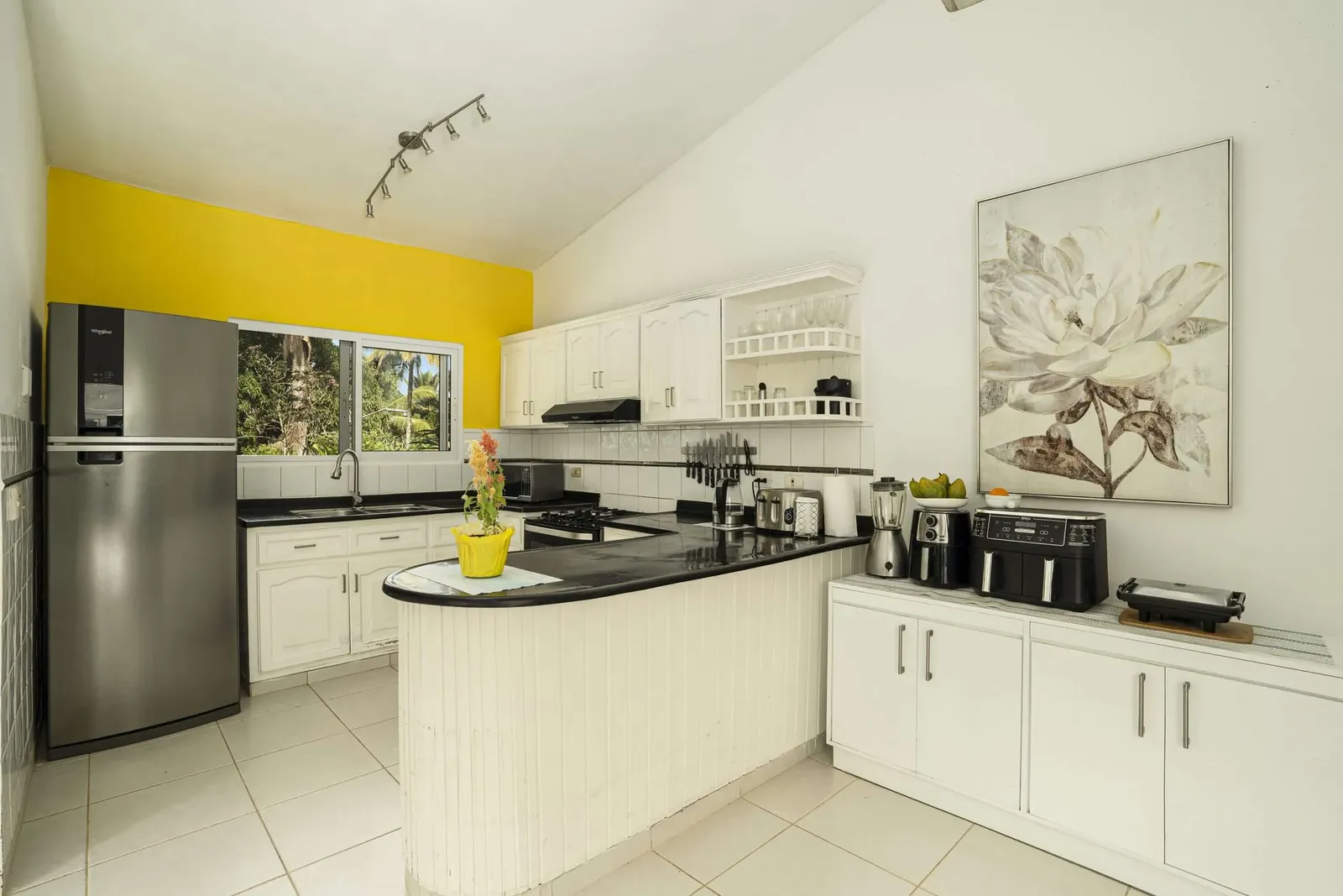 2-Bedroom Villa in La Hispaniola, photo 6