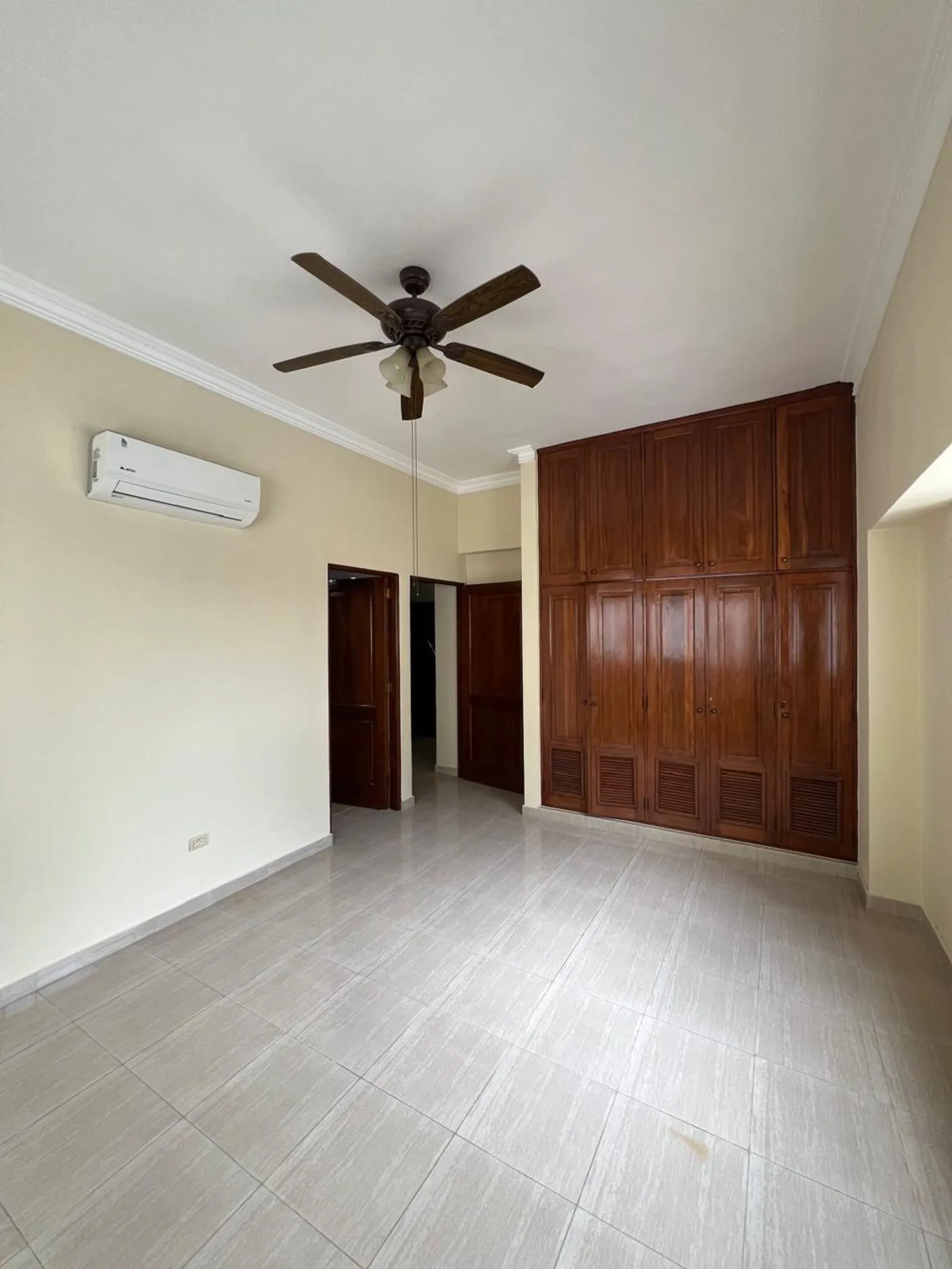 Klassisches Apartment großer Größe, Foto 11
