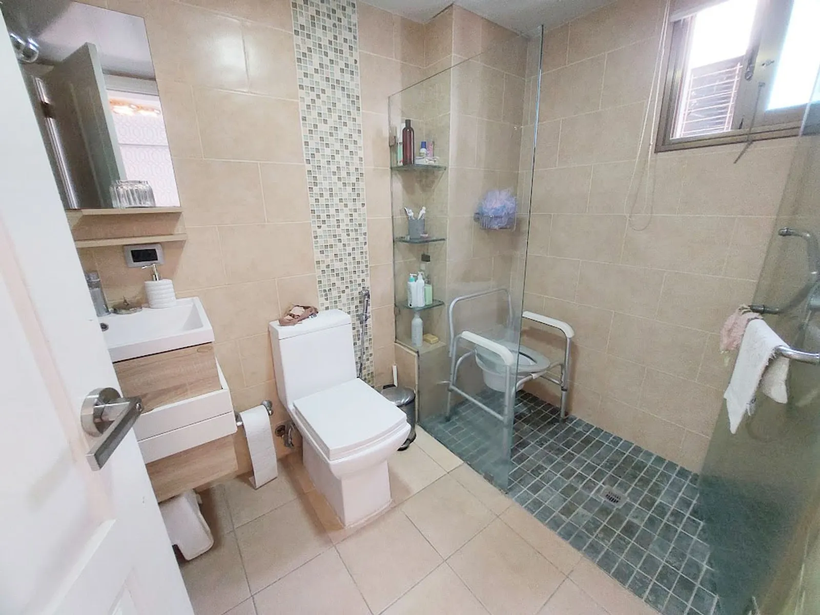 Appartement Exclusif au 11ème Étage avec 5 places de parking, photo 15