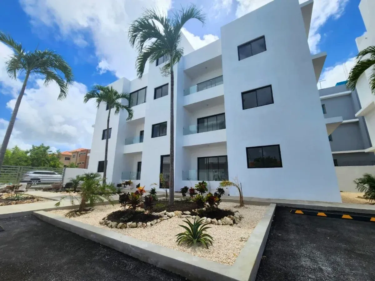 Apartamento a Estrenar en Pueblo Bávaro 2 habs y piscina, foto principal