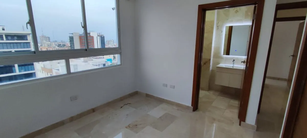 Luxury Apartment in Evaristo Morales, photo 5