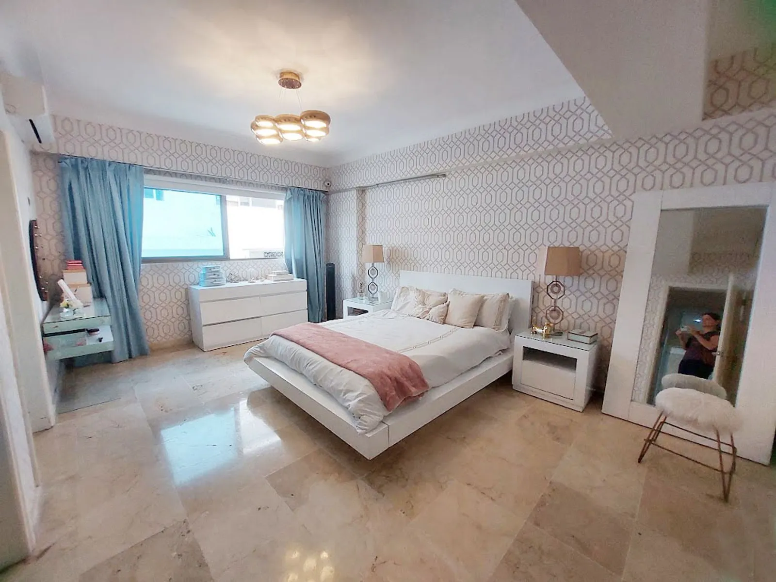 Appartement Exclusif au 11ème Étage avec 5 places de parking, photo 12