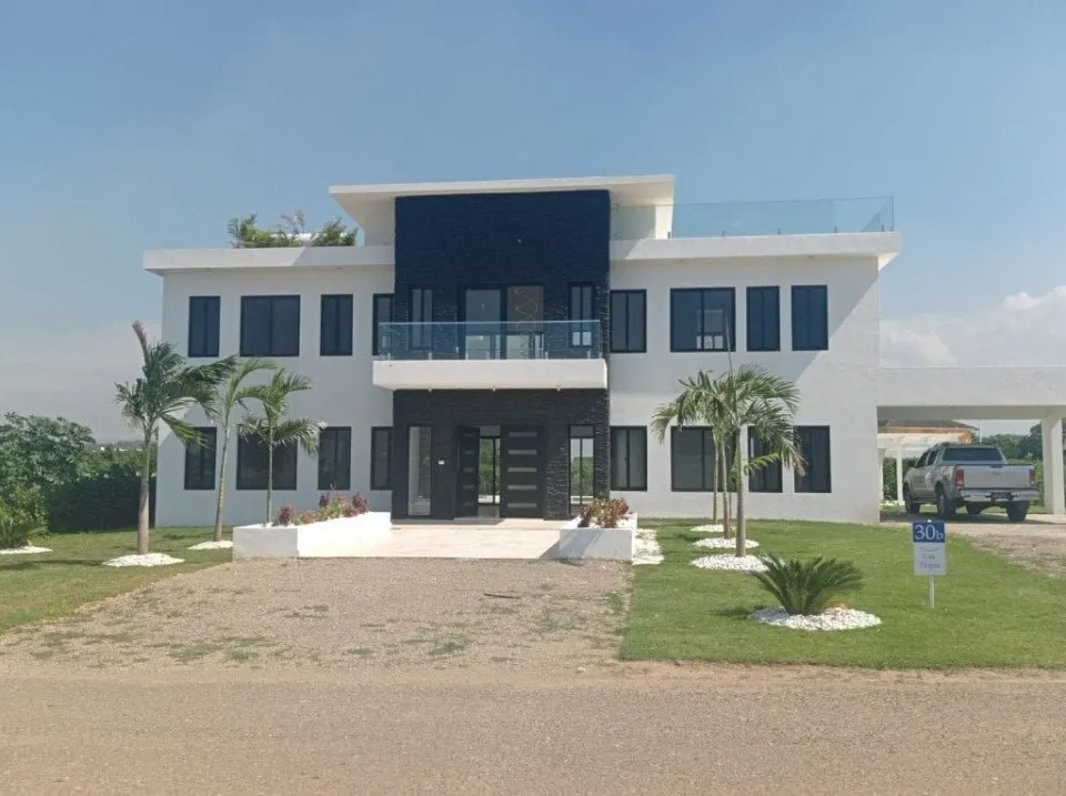 NEUES ANGEBOT – 4 Schlafzimmer – HAUS IN CABARETE, Hauptfoto