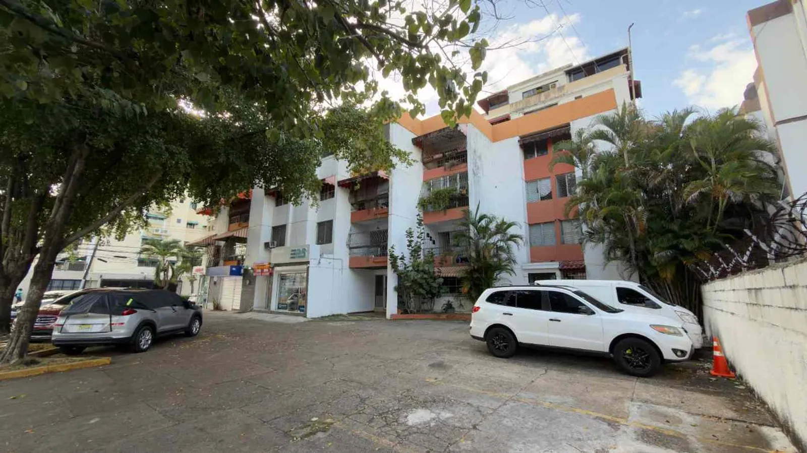 Classic 2-bedroom apartment, photo 2