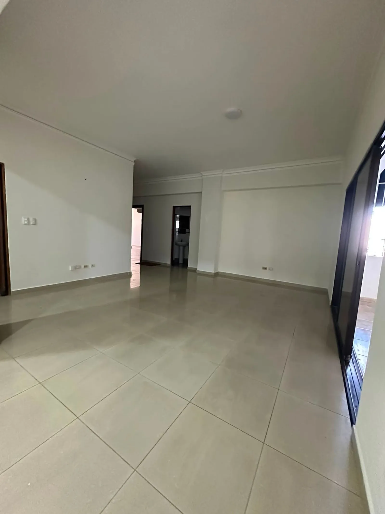 Large 3 BR, 2.5 BA, 2 Parking Apartment, main photo