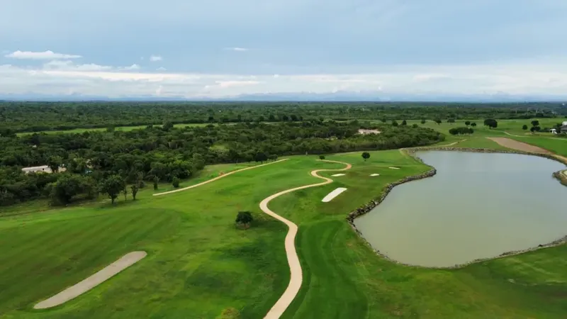 Grundstück in Casa de Campo, USD$ 2,190,450