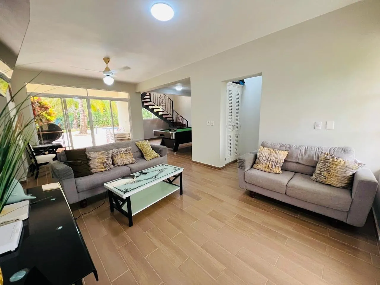 Exklusive und beeindruckende Villa in der Residencial Hispaniola mit 5 Schlafzimmern: Luxus, Raum und karibisches Leben, Hauptfoto