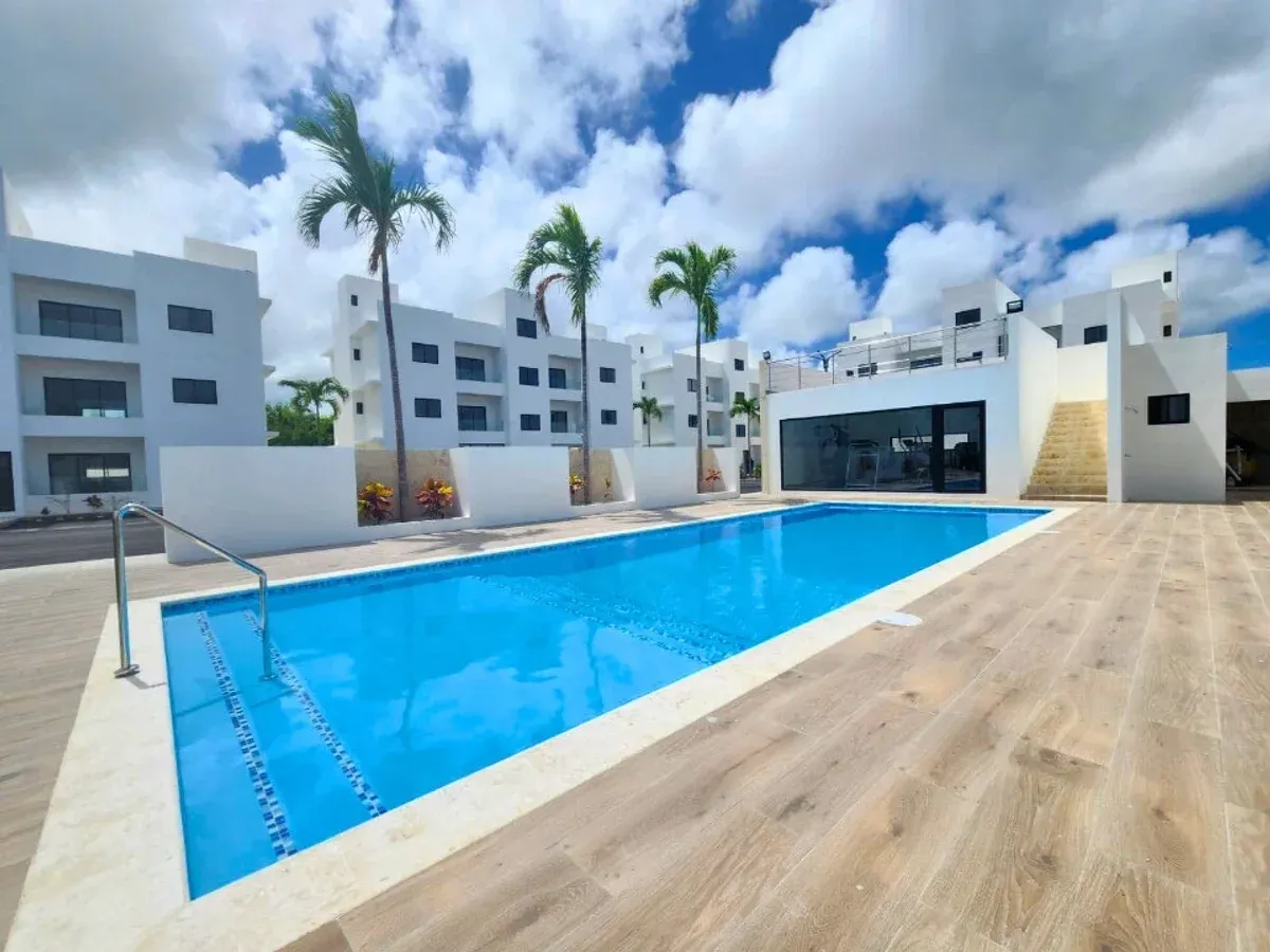 Apartamento a Estrenar en Pueblo Bávaro 2 habs y piscina, foto 2