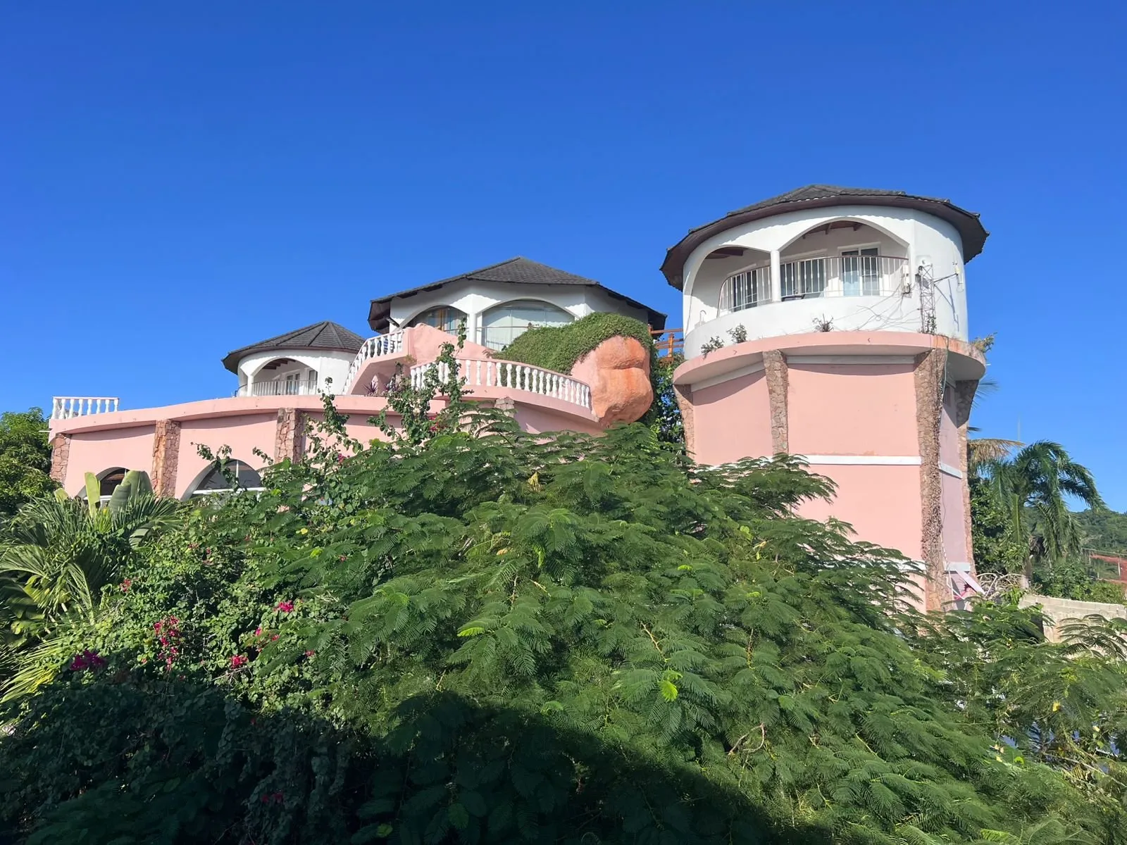 Casa en la Montaña con Majestuosa Vista al Mar y la Ciudad, foto principal