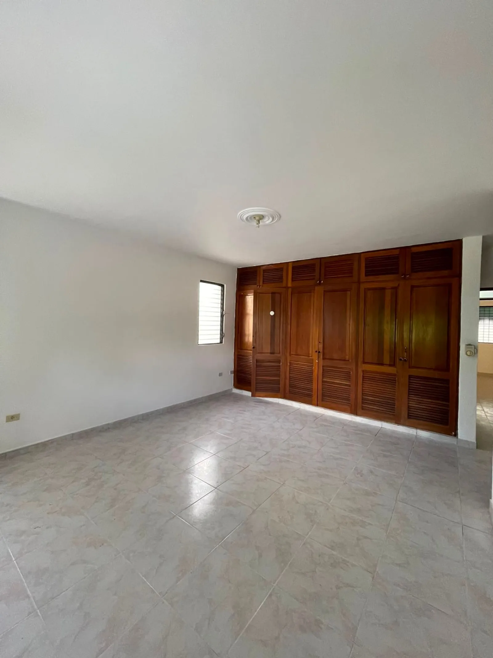 Klassisches Apartment in Piantini zum Verkauf, Foto 2