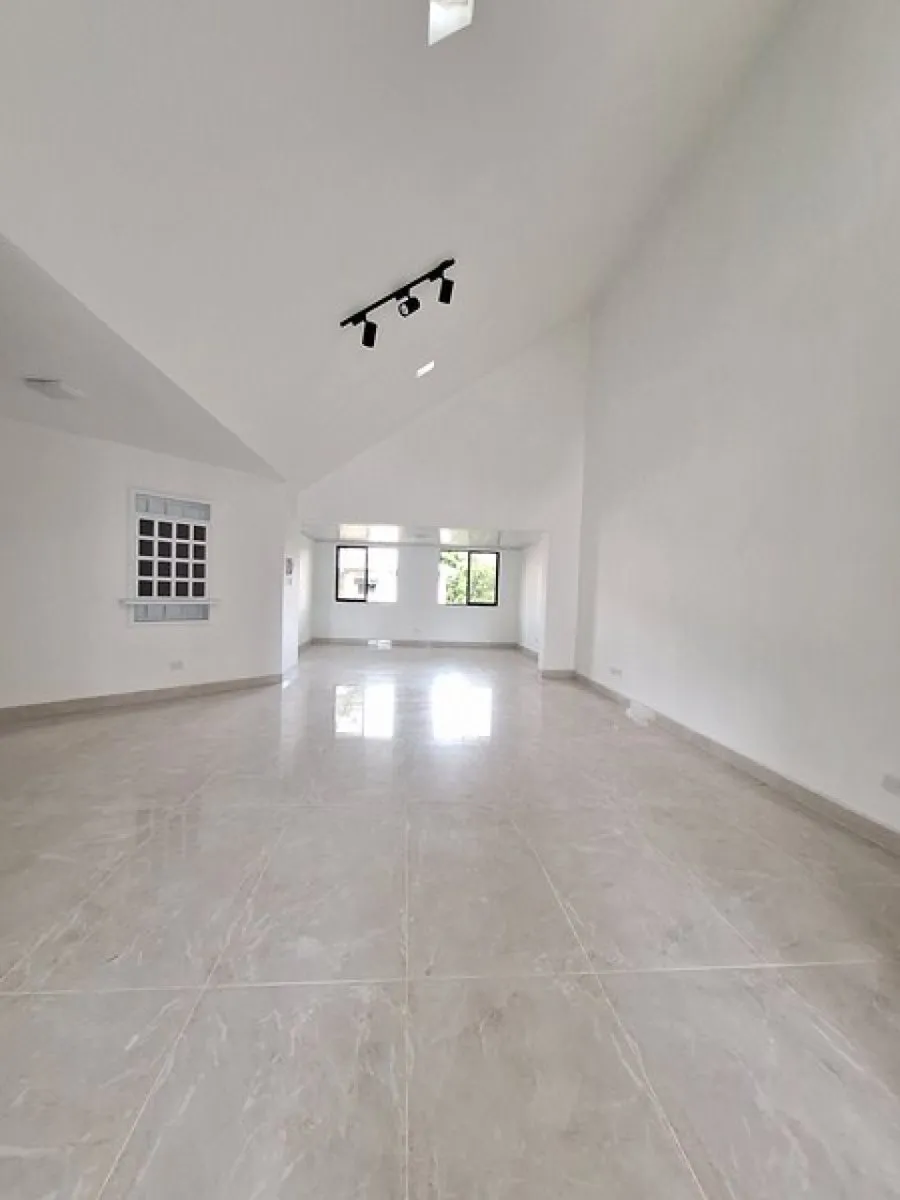 Apartment zum Verkauf in Evaristo Morales, Hauptfoto