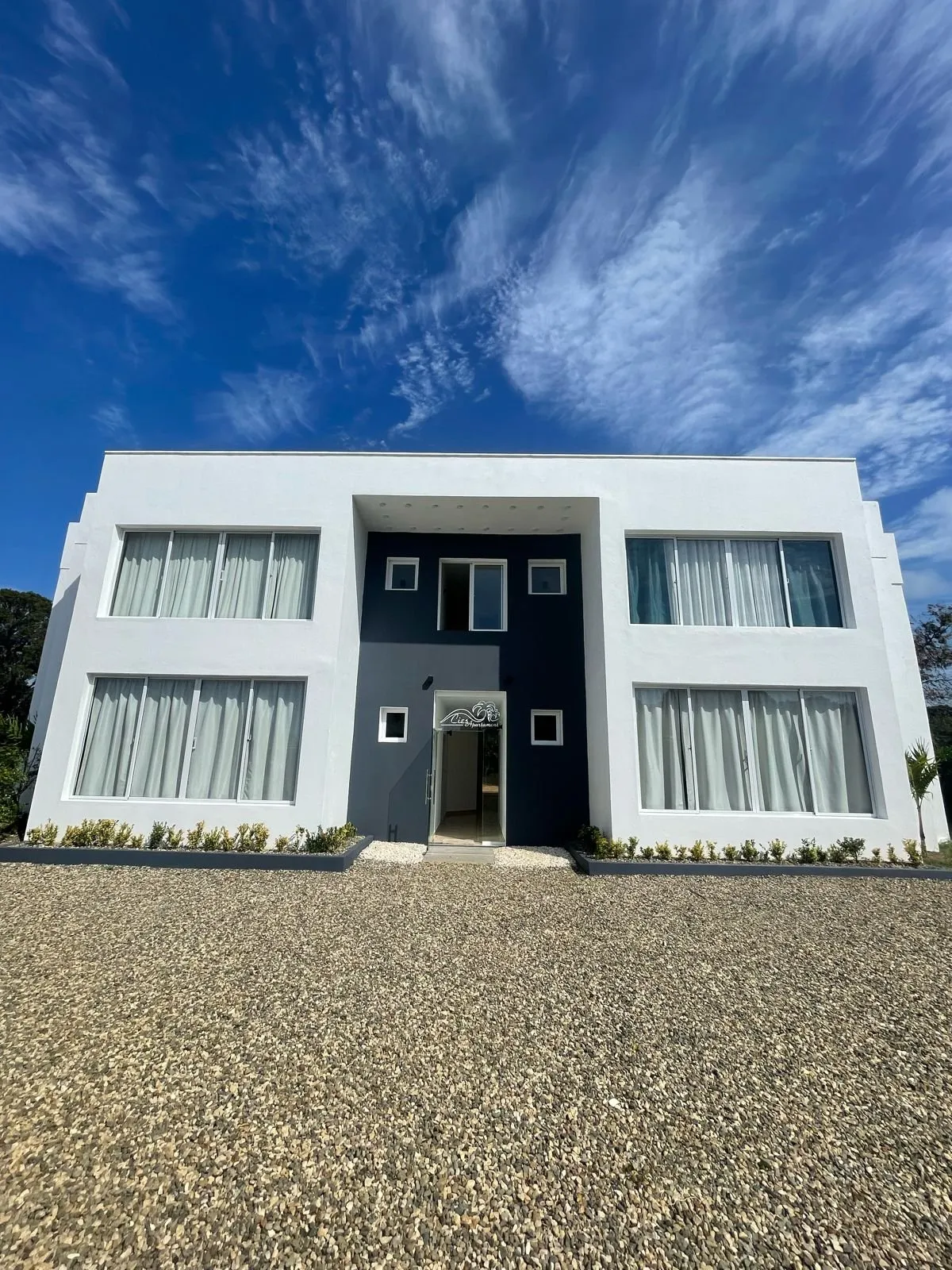 4 ENCANTADORES APARTAMENTOS EN VENTA EN SOSUA, foto principal