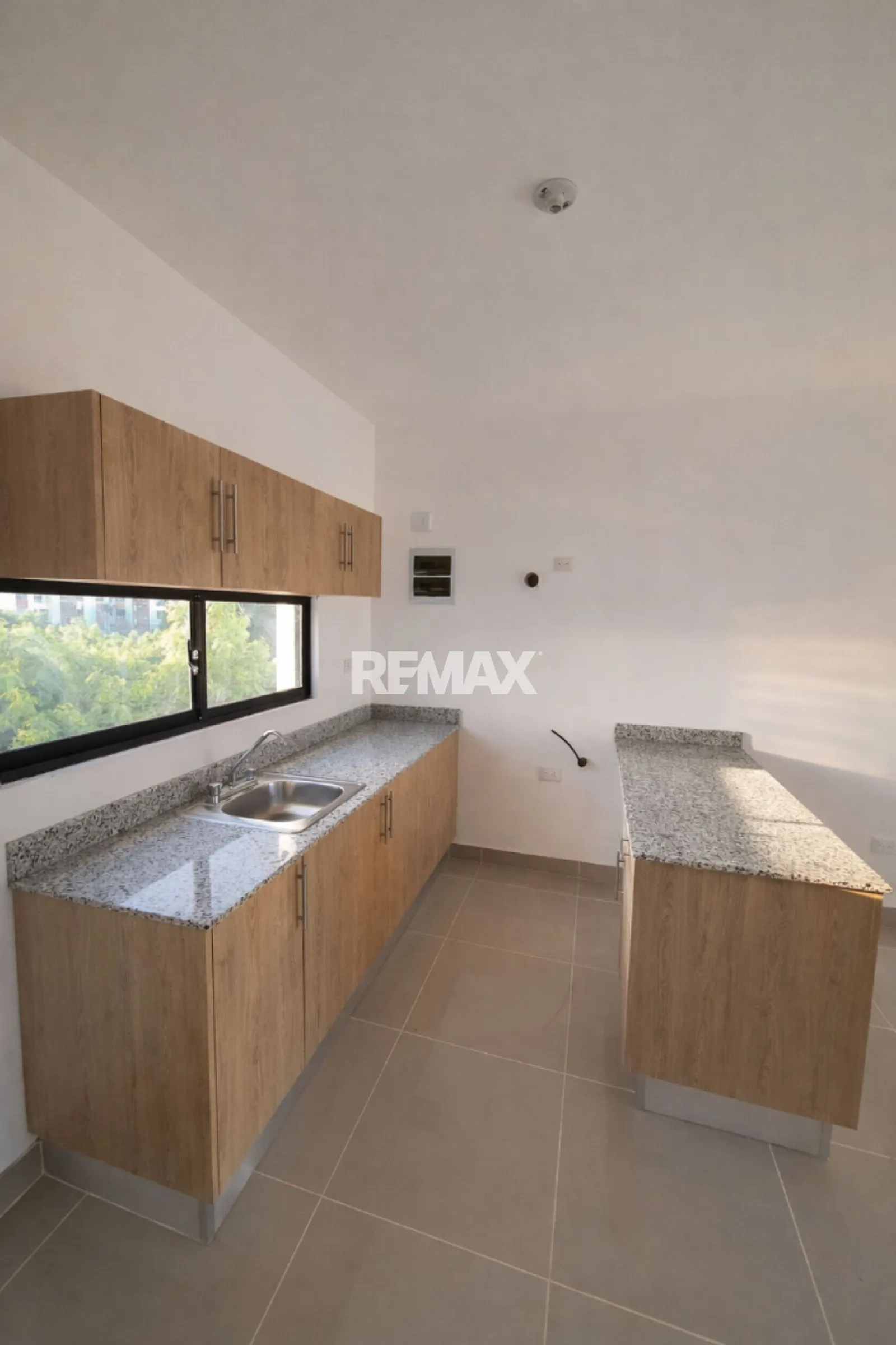 Apt. Prêt de 2 chambres avec terrasse privée, photo 6