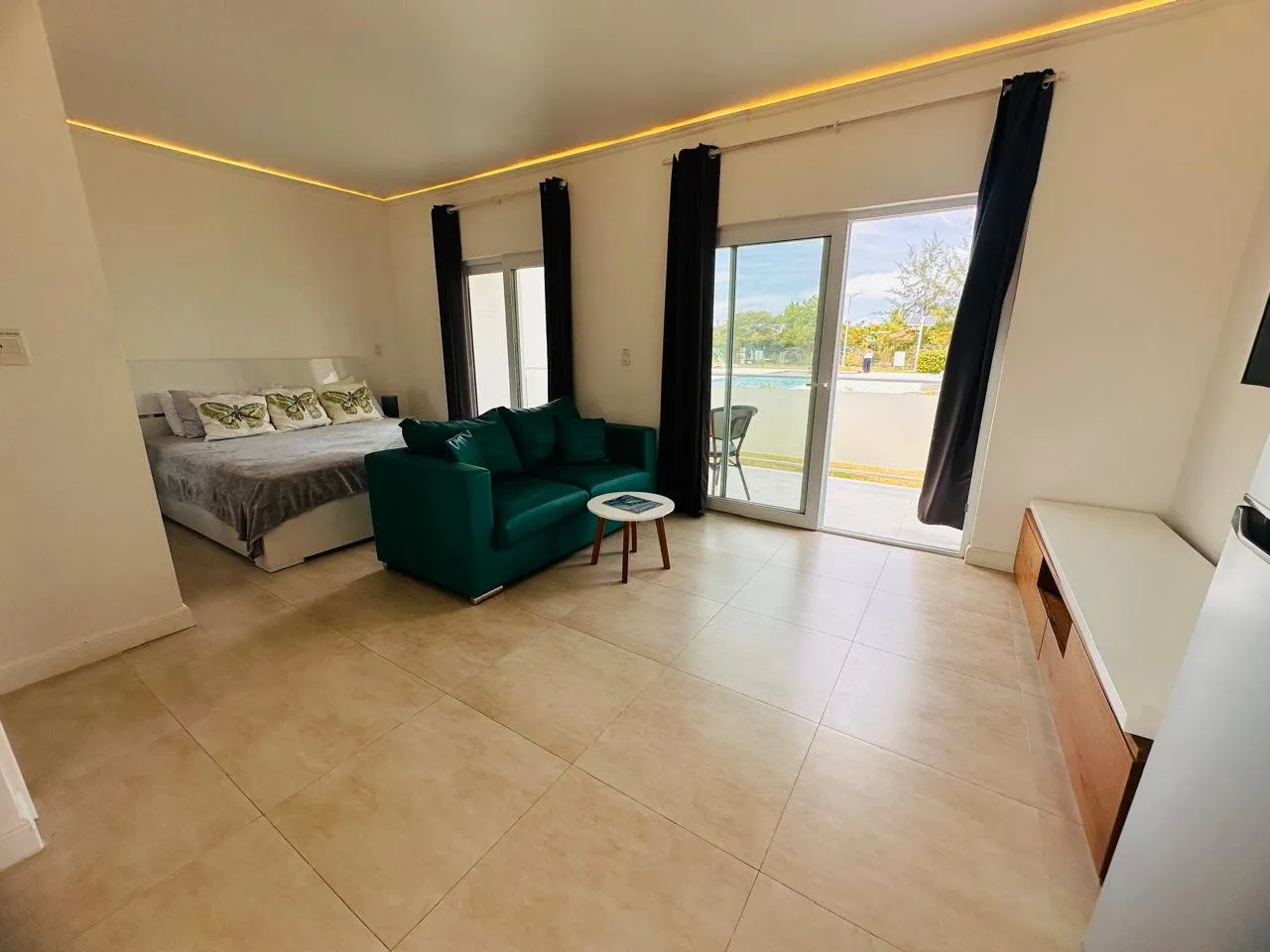 Studio Moderne à SOV | Balcon, Piscine et Place de Parking, photo 6