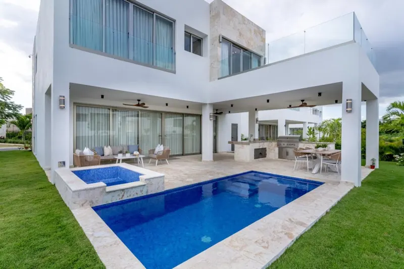 VILLA DE LUXE EN VENTE PLAYA NUEVA ROMANA, USD$ 1,060,000