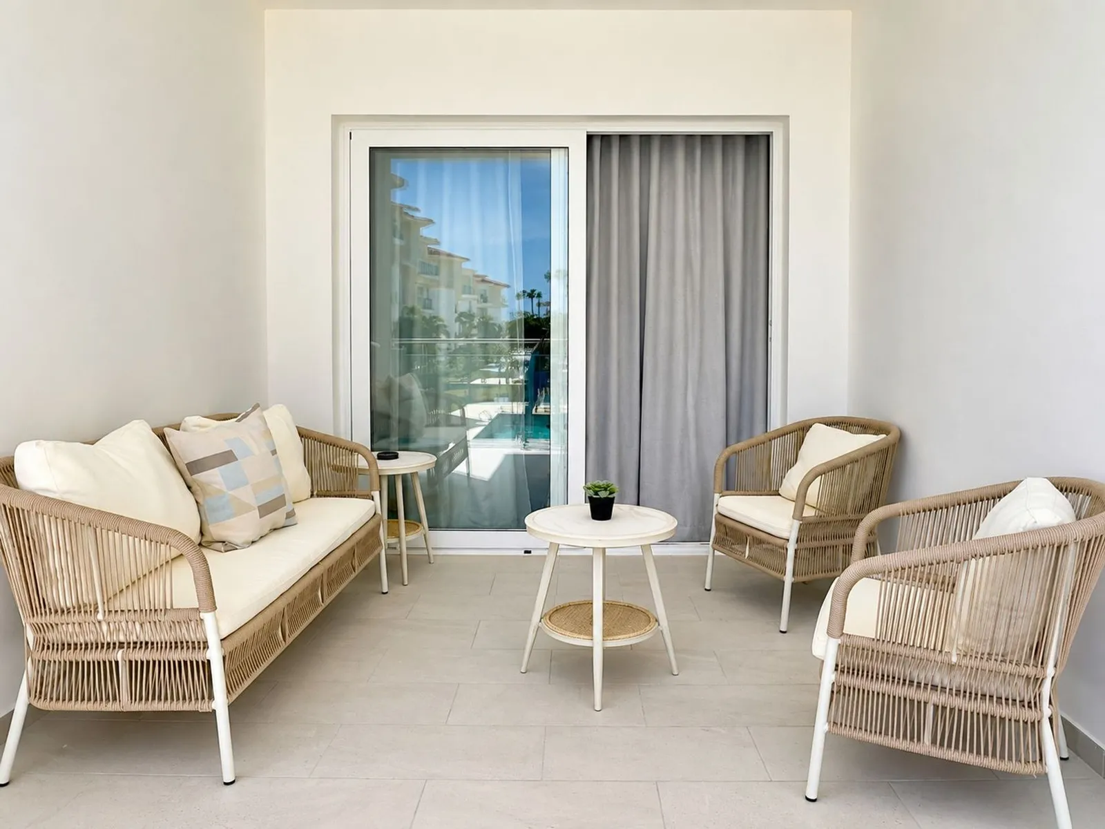 APPARTEMENT AVEC VUE SUR LA MER EN 1ÈRE LIGNE DE PLAGE, photo 5