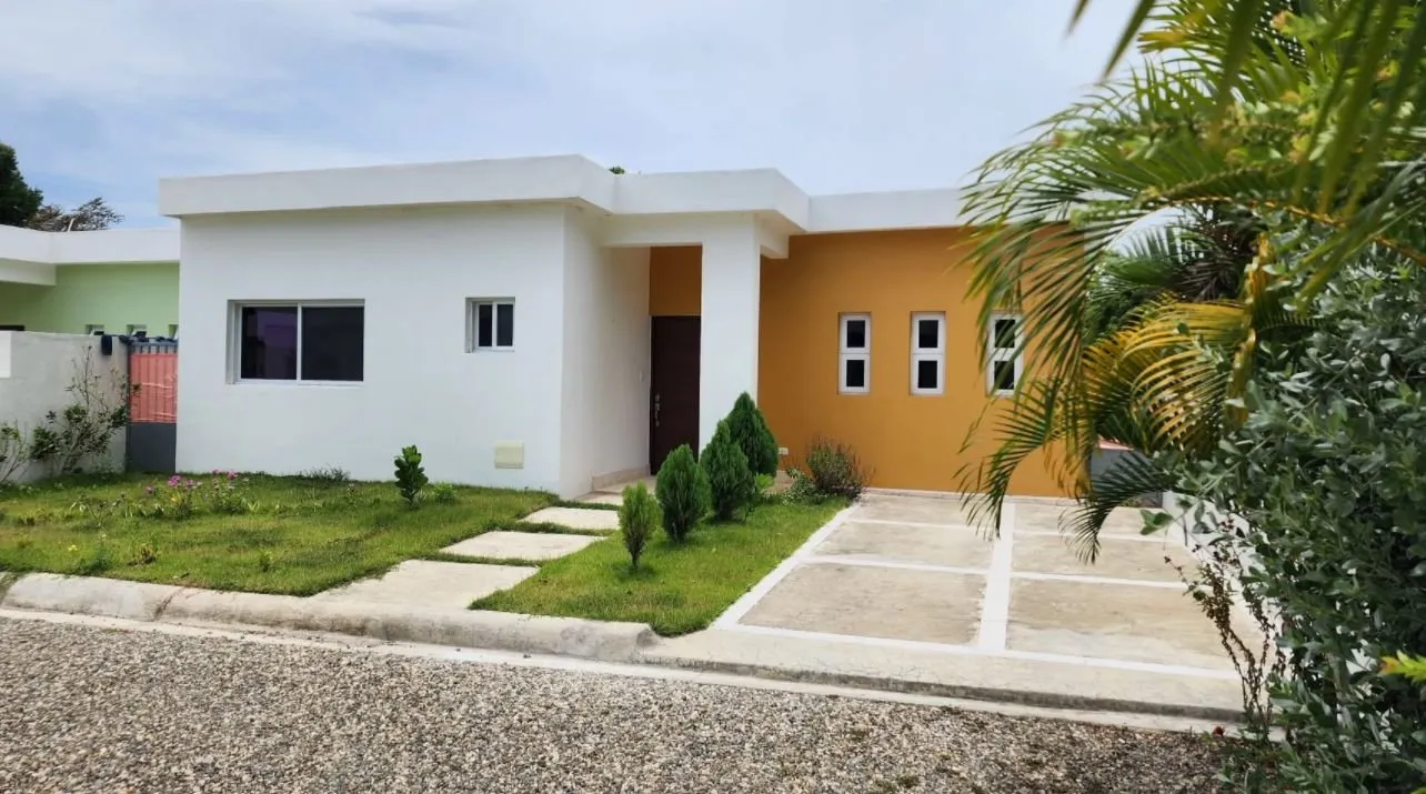 Impressionnante villa neuve avec piscine privée en résidence sécurisée, photo principale