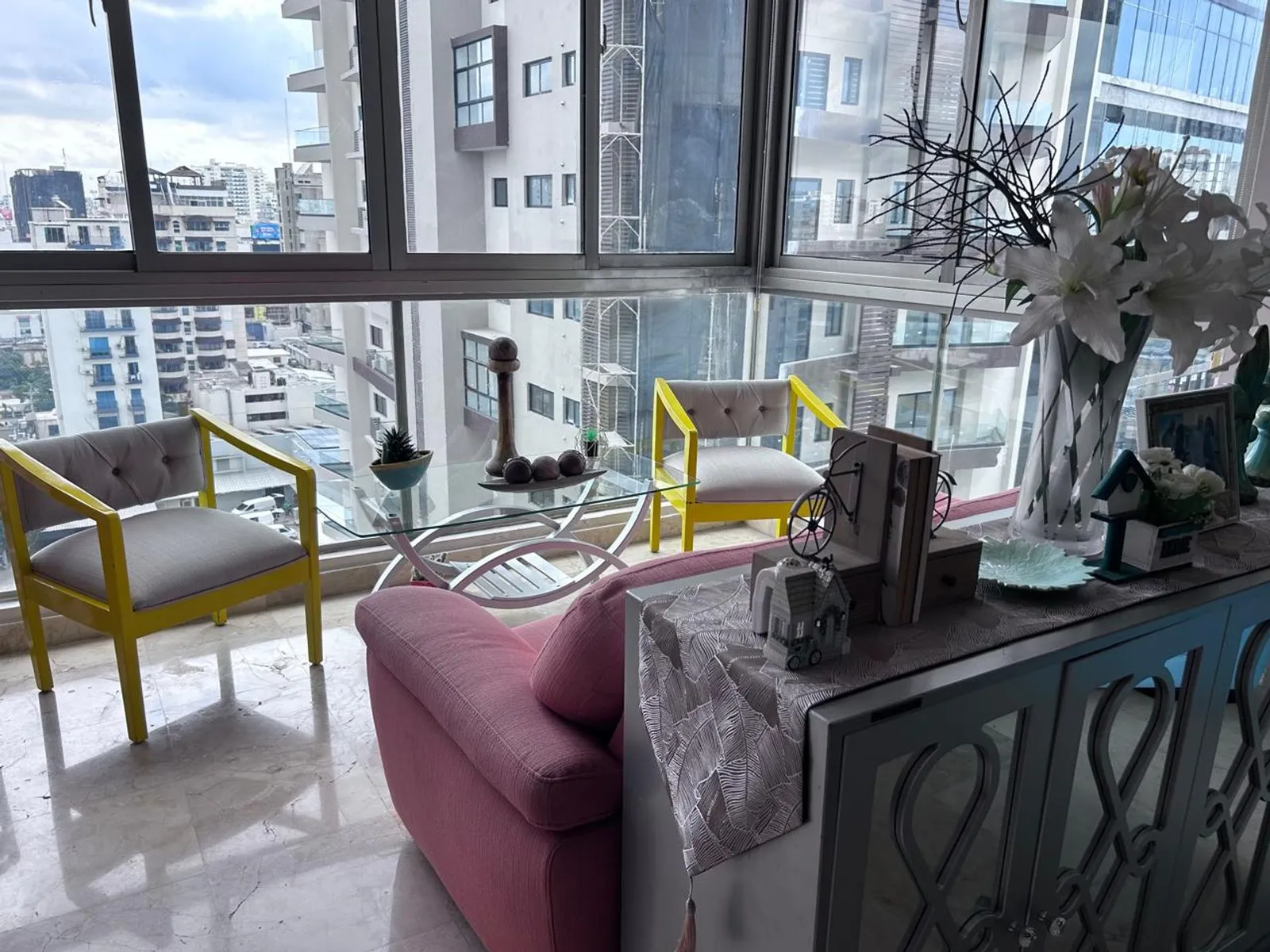 APARTMENT (PH) MIT GROSSER TERRASSE IN NACO, Foto 4
