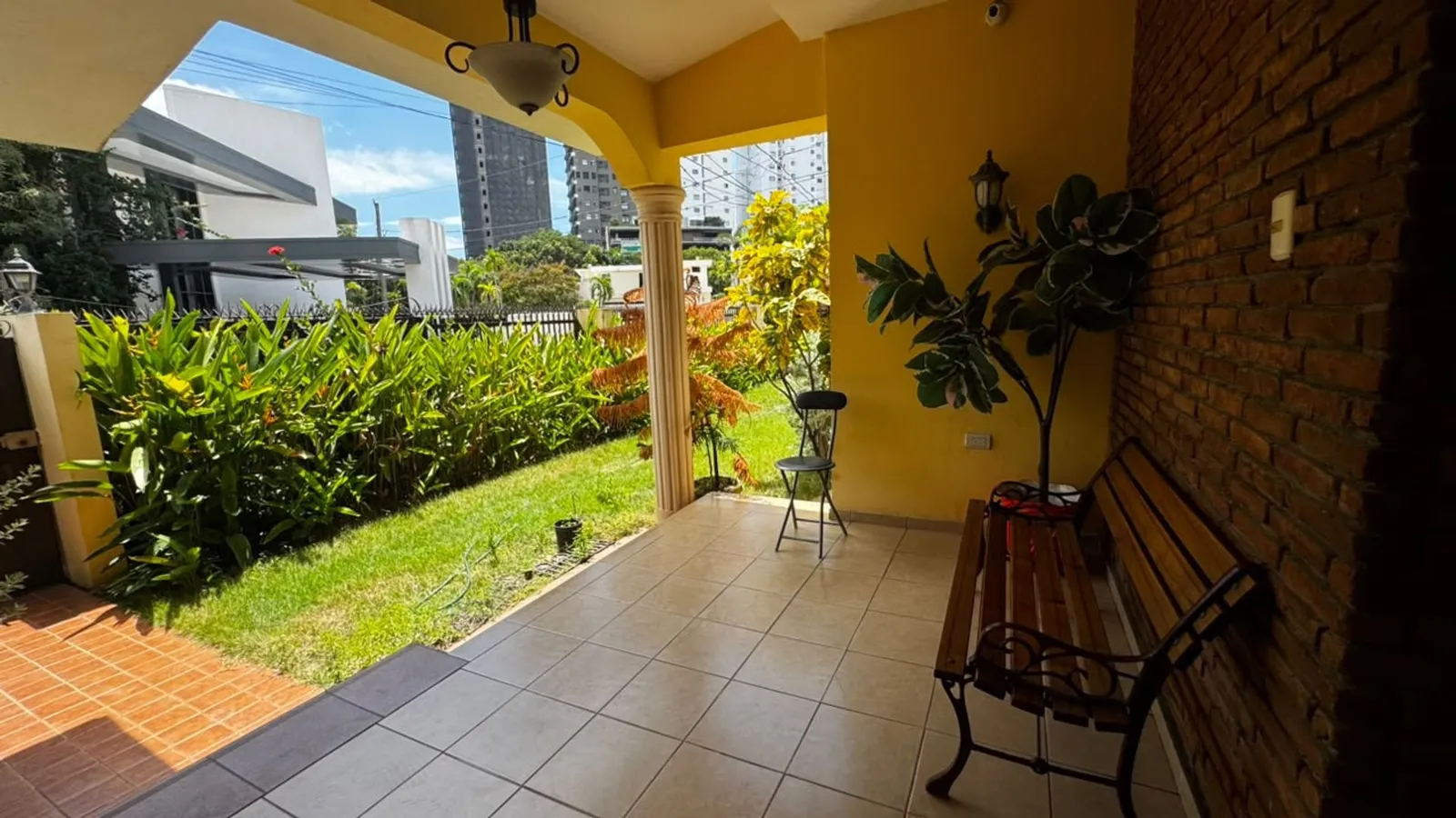 Haus zu verkaufen, 3 Schlafzimmer, Los Cacicazgos, Hauptfoto