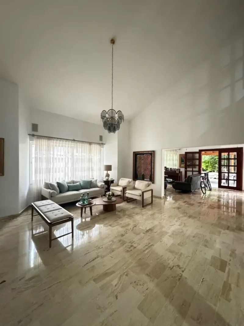 Maison de luxe à Los Cacicazgos, Santo Domingo, USD$ 2,450,000