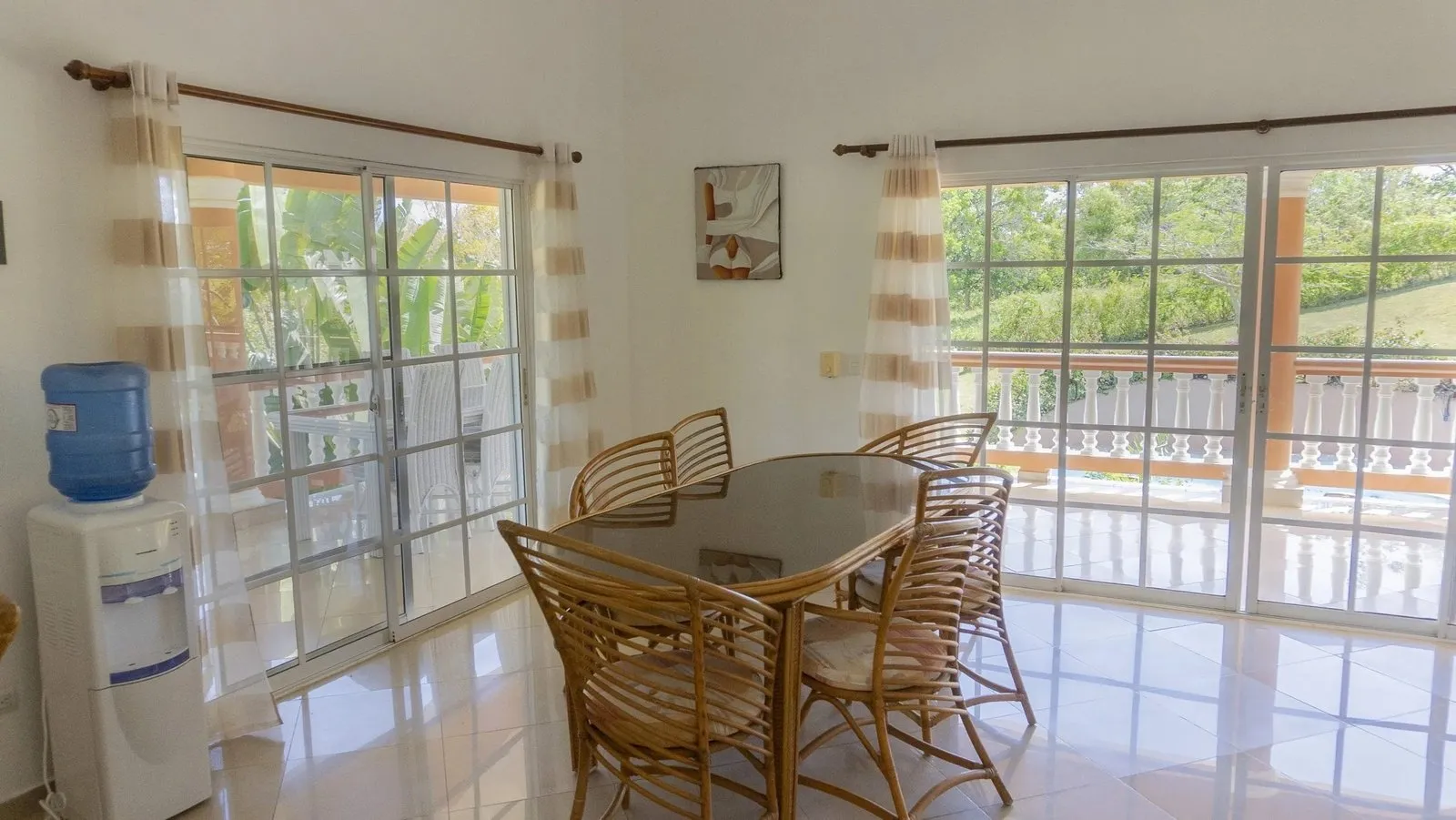 NUEVO LISTING – 2HB – VILLA CON VISTA AL MAR, foto 9
