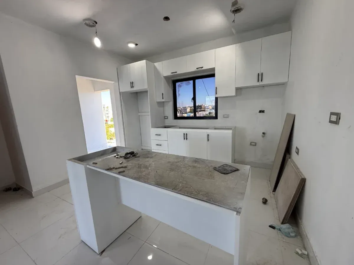 Apartments mit 2 Schlafzimmern und 2 Badezimmern in Caleta La Romana, Hauptfoto