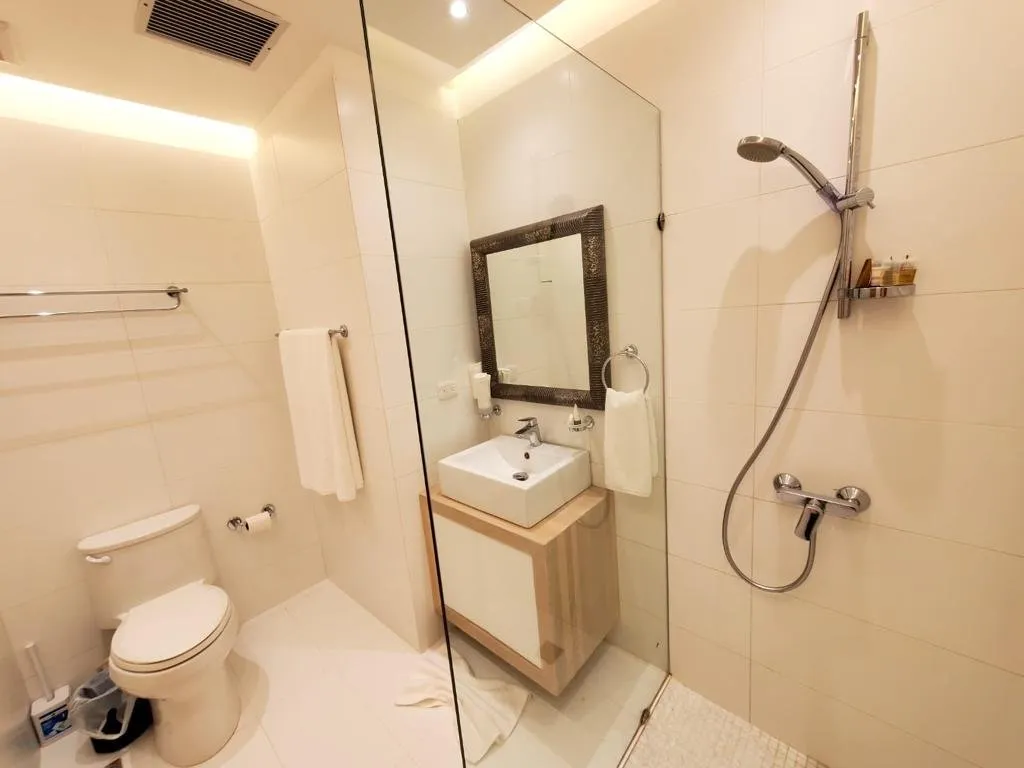 PERFECT FOR INVESTING – OCEANFRONT APARTMENT – PRIVATE COMPLEX, photo 4