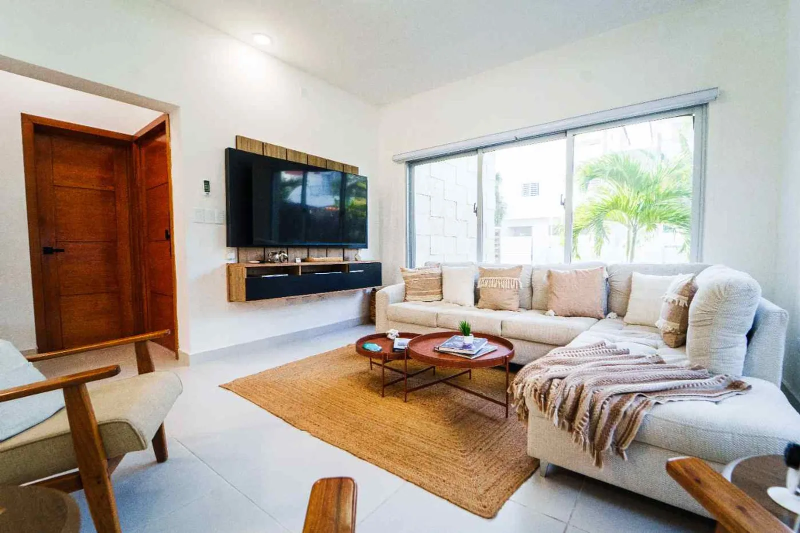 Villa con Piscina y Jacuzzi en Venta en La Romana, foto 5