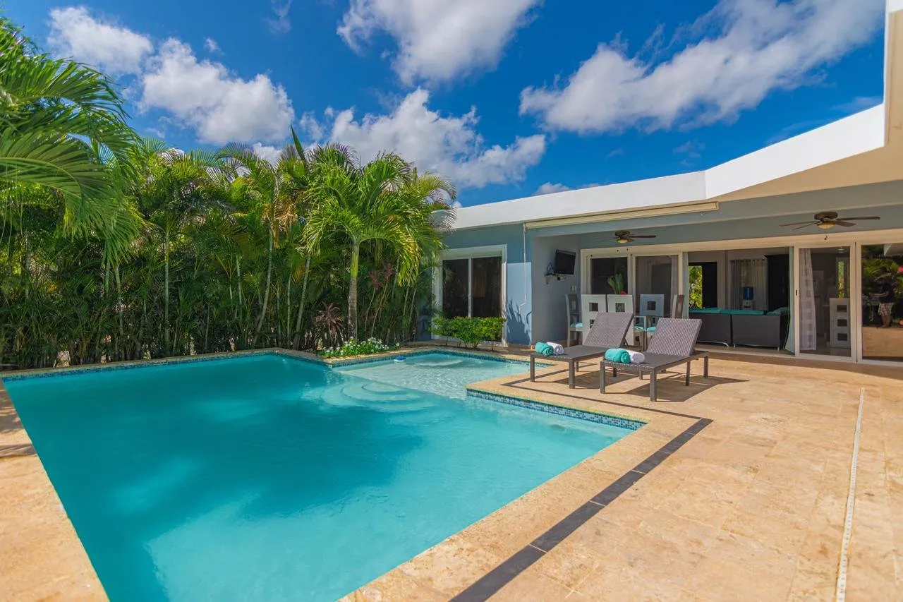 Villa for Sale, foto principal